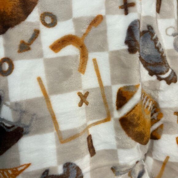 Football Blanket Checkered Goal Post Football Play Football NWT 50x70” - Picture 6 of 10